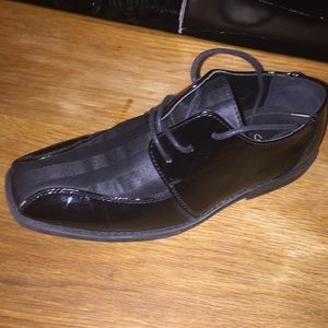 Felipe Stefano boys patent leather dress shoe